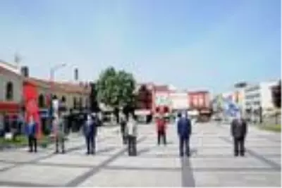 Edirne'de, 19 Mayıs coşkusuna sürücüler de katıldı Edirne'de, 19 Mayıs coşkusuna sürücüler de katıldı