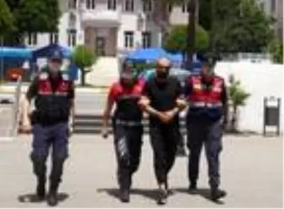 Evinde uyuşturucu bulundu, ağlayarak eşinden af diledi Evinde uyuşturucu bulundu, ağlayarak eşinden af diledi