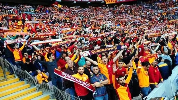 Kaymaz Taban Taraftar Halisi Galatasaray Halisi 17 Isimli Hali Fiyatlari Ve Ozellikleri