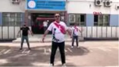 İZMİR 19 Mayıs'ı harmandalı oynayarak kutladılar İZMİR 19 Mayıs'ı harmandalı oynayarak kutladılar