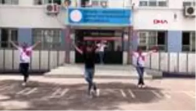 İZMİR 19 Mayıs'ı harmandalı oynayarak kutladılar İZMİR 19 Mayıs'ı harmandalı oynayarak kutladılar