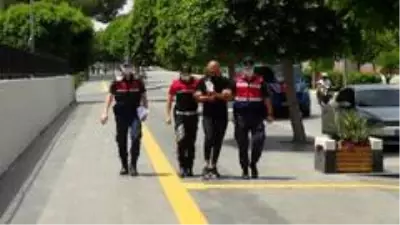 Jandarmanın eve yaptığı baskında eşinden özür diledi: Jandarmanın eve yaptığı baskında eşinden özür diledi: