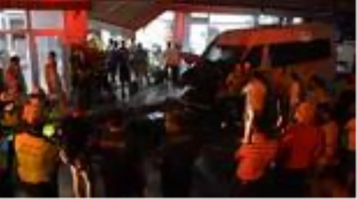 Manisa'da sokağa çıkma kısıtlamasını ihlal eden 2 kişi motosiklet kundakladı