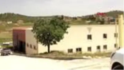 Şarkıcı Berdan Mardini, memleketi Mardin'e gül suyu fabrikası kurdu Şarkıcı Berdan Mardini, memleketi Mardin'e gül suyu fabrikası kurdu