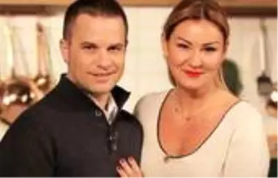 Pınar Altuğ'un eşinin doğum gününü kutlamak için paylaştığı video sosyal medyayı salladı Pınar Altuğ'un eşinin doğum gününü kutlamak için paylaştığı video sosyal medyayı salladı