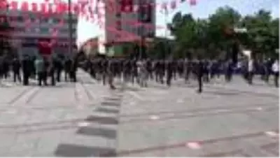 Şehit Jandarma Yüzbaşı Ferhat Çiftçi, son yolculuğunu uğurlandı Şehit Jandarma Yüzbaşı Ferhat Çiftçi, son yolculuğunu uğurlandı
