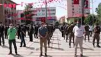 Şehit Jandarma Yüzbaşı Ferhat Çiftçi son yolculuğuna uğurlandı (3) Şehit Jandarma Yüzbaşı Ferhat Çiftçi son yolculuğuna uğurlandı (3)