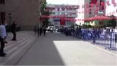 Şehit Jandarma Yüzbaşı Ferhat Çiftçi, son yolculuğunu uğurlandı Şehit Jandarma Yüzbaşı Ferhat Çiftçi, son yolculuğunu uğurlandı