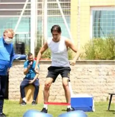 Silviu Lung form tutuyor Silviu Lung form tutuyor