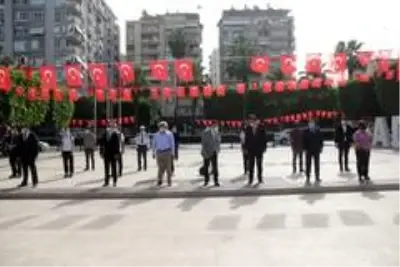 Sosyal mesafeli, maskeli 19 Mayıs Sosyal mesafeli, maskeli 19 Mayıs