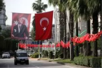 Sosyal mesafeli, maskeli 19 Mayıs Sosyal mesafeli, maskeli 19 Mayıs