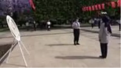 Sosyal mesafeli, maskeli 19 Mayıs kutlaması Sosyal mesafeli, maskeli 19 Mayıs kutlaması