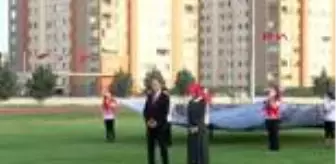 Ecem Güzel: SPOR Bakan Kasapoğlu, milli sporcularla saat 19.19'da İstiklal Marşı'nı okudu Ecem Güzel: SPOR Bakan Kasapoğlu, milli sporcularla saat 19.19'da İstiklal Marşı'nı okudu