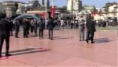 TAKSİM CUMHURİYET ANITI'NDA 19 MAYIS TÖRENİ TAKSİM CUMHURİYET ANITI'NDA 19 MAYIS TÖRENİ