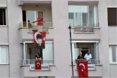 Uşak coşkulu 19 Mayıs kutlaması Uşak coşkulu 19 Mayıs kutlaması