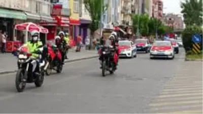Uşak'ta emniyet ve jandarmadan '19 Mayıs' korteji Uşak'ta emniyet ve jandarmadan '19 Mayıs' korteji