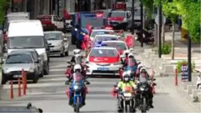 Uşak'ta emniyet ve jandarmadan '19 Mayıs' korteji Uşak'ta emniyet ve jandarmadan '19 Mayıs' korteji