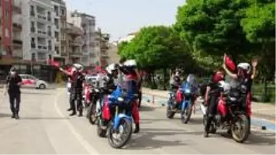 Uşak'ta emniyet ve jandarmadan '19 Mayıs' korteji Uşak'ta emniyet ve jandarmadan '19 Mayıs' korteji