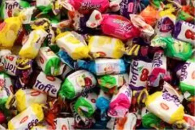 Virüs çıktı bayram şekerleri tezgahta kaldı Virüs çıktı bayram şekerleri tezgahta kaldı