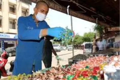 Virüs çıktı bayram şekerleri tezgahta kaldı Virüs çıktı bayram şekerleri tezgahta kaldı