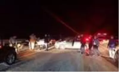 Bakan Karaismailoğlu'nun konvoyunda zincirleme kaza: 4 yaralı Bakan Karaismailoğlu'nun konvoyunda zincirleme kaza: 4 yaralı