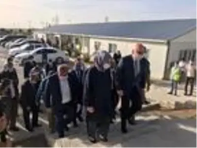 Bakan Karaismailoğlu'nun konvoyunda zincirleme kaza: 4 yaralı Bakan Karaismailoğlu'nun konvoyunda zincirleme kaza: 4 yaralı
