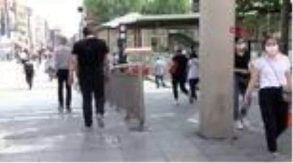 BAKIRKÖY'DE VATANDAŞLAR MEYDANA AKIN ETTİ