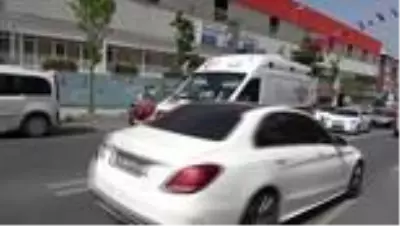 BEYLİKDÜZÜ'NDE SOKAĞA ÇIKARAK BİSİKLETE BİNEN ÇOCUĞA OTOMOBİL ÇARPTI BEYLİKDÜZÜ'NDE SOKAĞA ÇIKARAK BİSİKLETE BİNEN ÇOCUĞA OTOMOBİL ÇARPTI