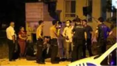 Bipolar hastası kadın tartıştığı yengesini bıçaklayarak öldürdü, oğlunu yaraladı Bipolar hastası kadın tartıştığı yengesini bıçaklayarak öldürdü, oğlunu yaraladı