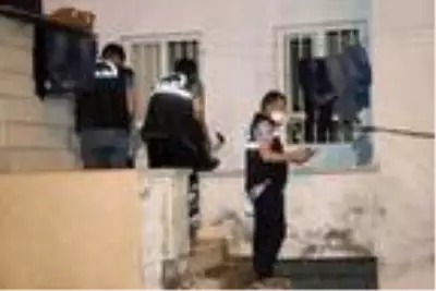 Bipolar hastası kadın tartıştığı yengesini bıçaklayarak öldürdü, oğlunu yaraladı Bipolar hastası kadın tartıştığı yengesini bıçaklayarak öldürdü, oğlunu yaraladı