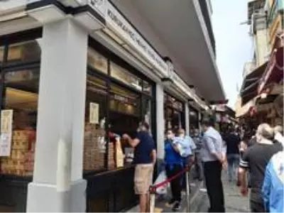 Eminönü'nde bayram alışverişi yoğunluğu Eminönü'nde bayram alışverişi yoğunluğu