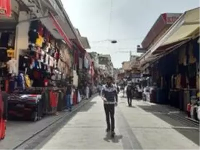 Eminönü'nde bayram alışverişi yoğunluğu Eminönü'nde bayram alışverişi yoğunluğu