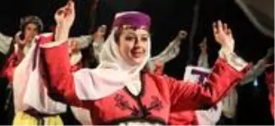 Halk oyunu türleri nelerdir? Anadolu'nun ritmini yansıtan halk oyunları! Halk oyunu türleri nelerdir? Anadolu'nun ritmini yansıtan halk oyunları!