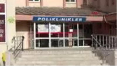 Hastaneye götürülürken, ambulansta doğum yaptı