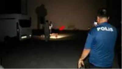 Bir ihbar üzerine olay yerine giden ekipler, erkek cansız bedeni buldu Bir ihbar üzerine olay yerine giden ekipler, erkek cansız bedeni buldu