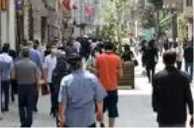 İstiklal Caddesi yine kalabalık