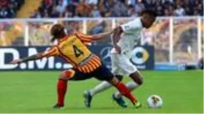 İtalyan ekibi Lecce, futbolcuların mart ayı maaşlarını Serie A'dan düşmezlerse ödeyecek İtalyan ekibi Lecce, futbolcuların mart ayı maaşlarını Serie A'dan düşmezlerse ödeyecek