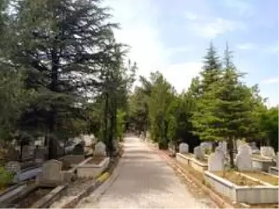 Kırıkkale'de mezarlıklara özel bakım yapıldı