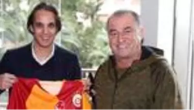 Nuno Gomes, Fatih Terim'i anlattı: Bir gün beni yanına çağırdı ve... Nuno Gomes, Fatih Terim'i anlattı: Bir gün beni yanına çağırdı ve...