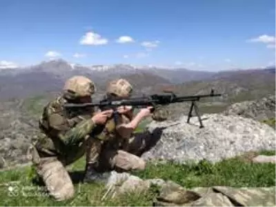 Siirt'te öldürülen PKK'lı 3 teröriste ait mühimmat ele geçirildi