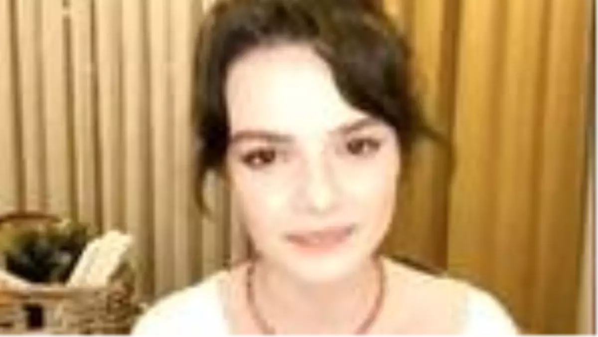 Sinem Ünsal: Bavulumu toplayıp geldim