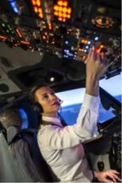 THY'nin tarihi uçuşunda en genç kaptan pilotu Selin Sevimli görev aldı
