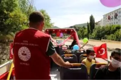 Tunceli'de 14 yaş altına tur otobüsüyle şehir turu Tunceli'de 14 yaş altına tur otobüsüyle şehir turu