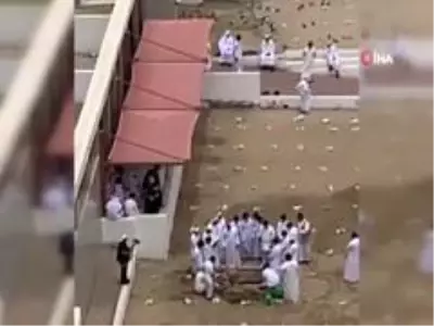 Ünlü milyarder Salih Abdullah Kamil toprağa verildi Ünlü milyarder Salih Abdullah Kamil toprağa verildi