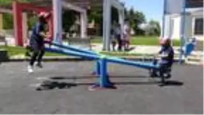 Uşak'ta çocuklar park ve oyun alanlarına akın etti