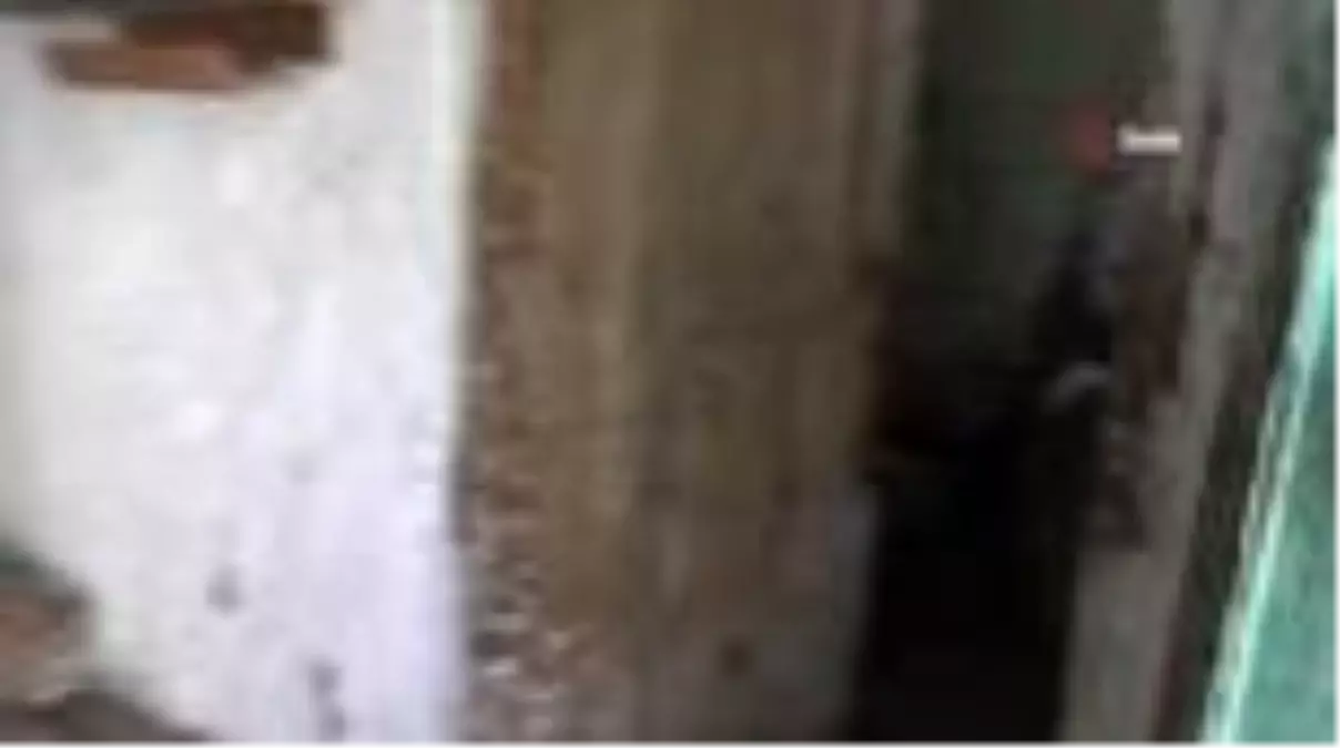 Yıkık dökük evde yaşam mücadelesi veren yaşlı çift kurtarıldı