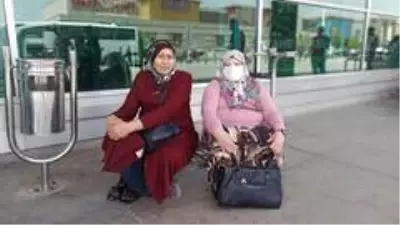Bakanlık seyahat izni verdi, otogarda yolcu kapma yarışı başladı Bakanlık seyahat izni verdi, otogarda yolcu kapma yarışı başladı