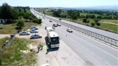 Bakanlık seyahat izni verdi, otogarda yolcu kapma yarışı başladı Bakanlık seyahat izni verdi, otogarda yolcu kapma yarışı başladı