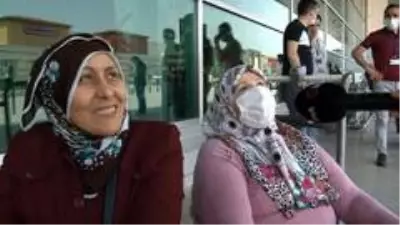 Bakanlık seyahat izni verdi, otogarda yolcu kapma yarışı başladı Bakanlık seyahat izni verdi, otogarda yolcu kapma yarışı başladı