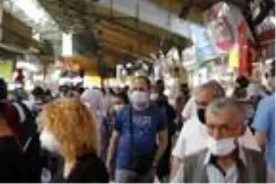 Ankara'da bayram öncesi market ve pazarlarda yoğunluk